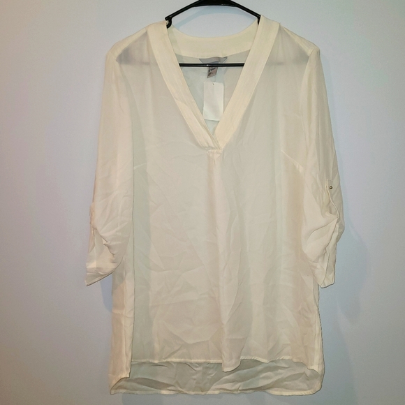 H&M Tops - H&M Cream Sheer Tab Sleeve V-neck Blouse NWT SZ 14